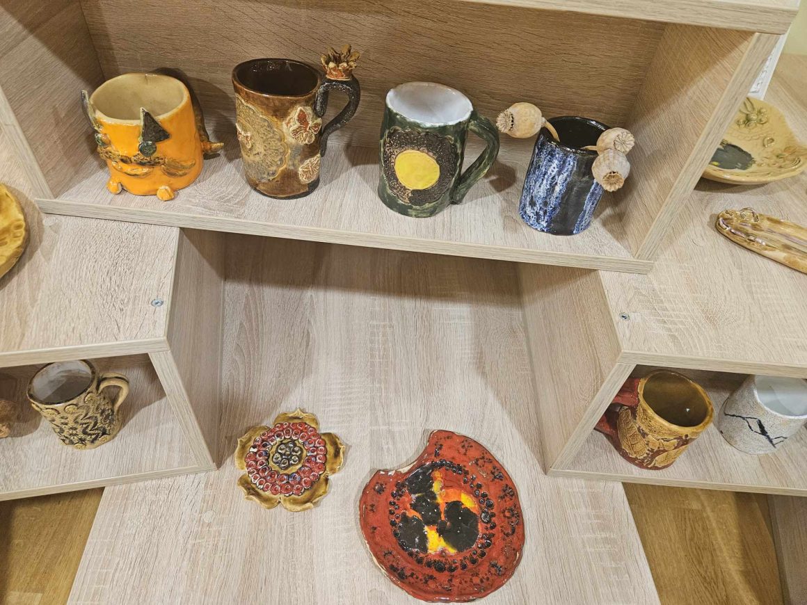 Projektas keramikos užsiėmimai „Molio ir stiklo harmonija”