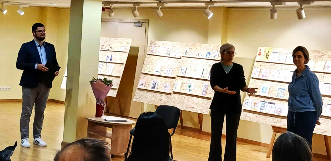 Baisogalos kultūros centre atidaryta Vidos Stankevičiūtės atviručių paroda „Drąsos atvirutės“