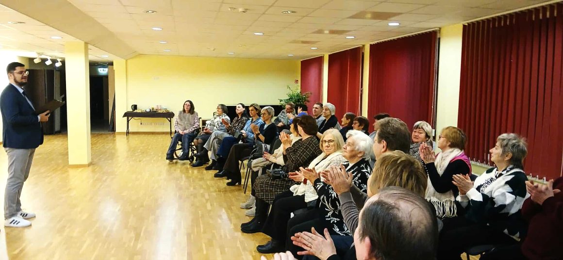 Baisogalos kultūros centre atidaryta Vidos Stankevičiūtės atviručių paroda „Drąsos atvirutės“