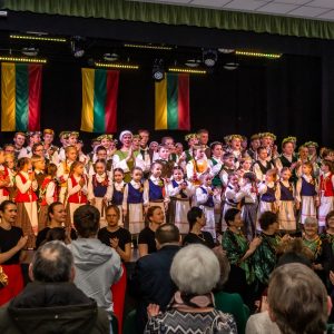 „Širdies balsu – Lietuvai“ – Baisogaloje iškilmingai paminėta Lietuvos nepriklausomybės atkūrimo diena