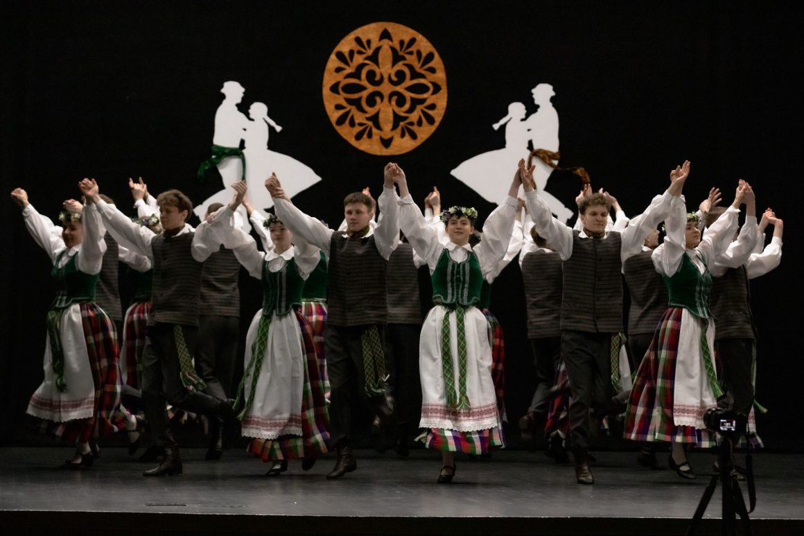 Lietuvos moksleivių dainų šventės „Laiku. Kartu. Ratu“ šokių kolektyvų apžiūra Baisogaloje