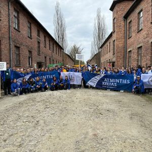 Kelionė į atmintį, istoriją ir atsakomybę