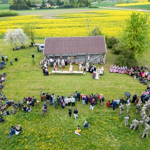 Minaičiuose nuaidėjo pirmasis istorinės atminties ir meno festivalis „Sutemų karžygiai“.