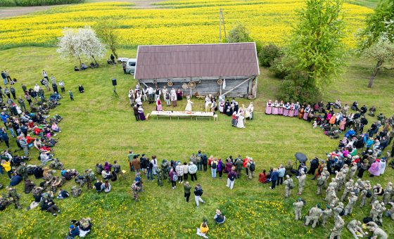 Minaičiuose nuaidėjo pirmasis istorinės atminties ir meno festivalis „Sutemų karžygiai“.