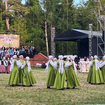 Baisogaliečių pasirodymas regioninėje šventėje Kuršėnuose