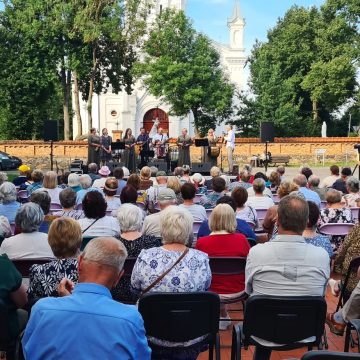 „Vasaros pokalbiai su muzika“ – dar vienas jaukus susitikimas su daina.