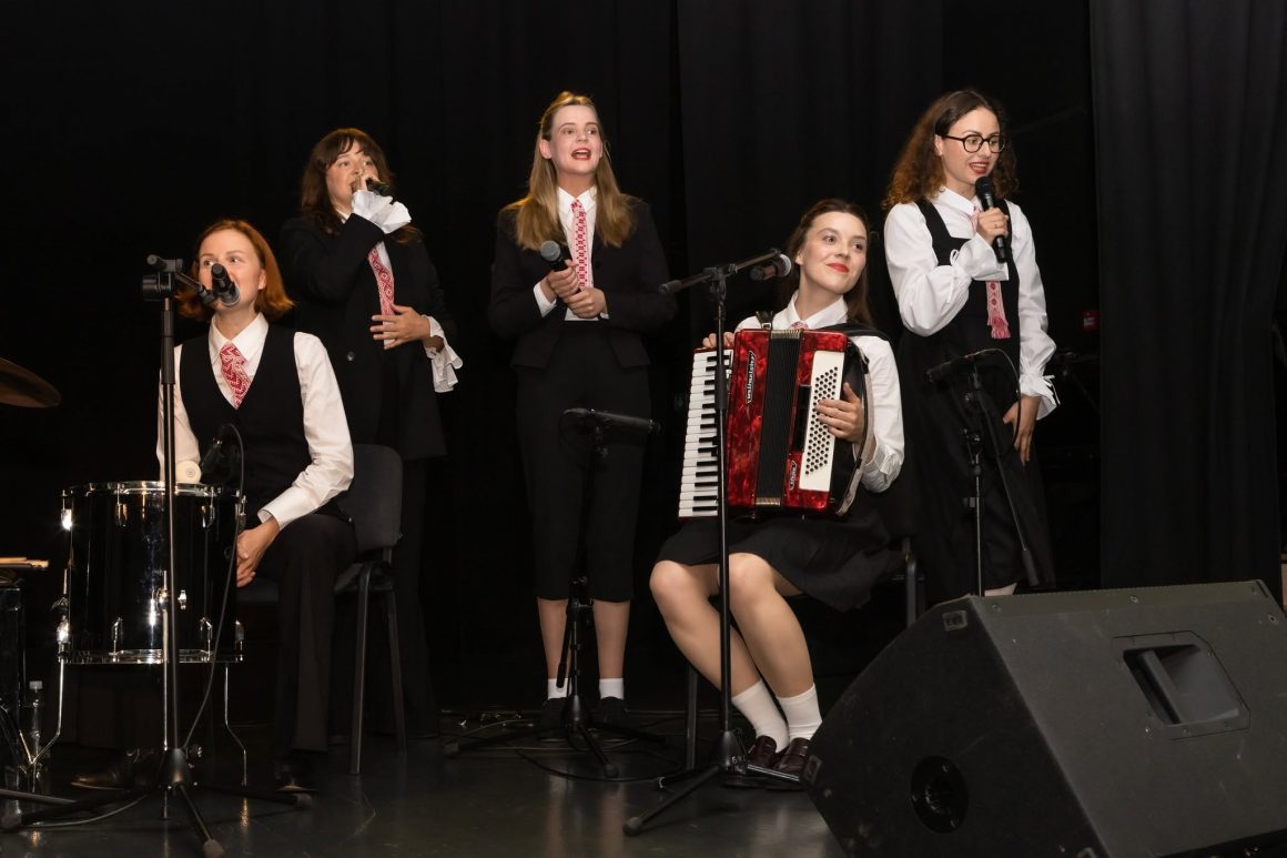 Profesionalių teatrų festivalyje „Medunešis“ – muzikinė programa apie Lietuvos moteris