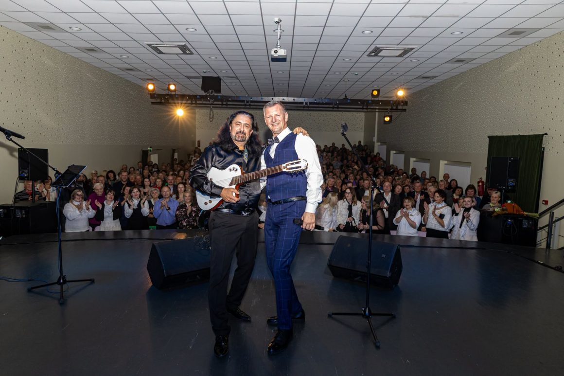 „Gyvenimas su daina“ – vakaras, kupinas muzikos, sveikinimų ir gražių emocijų